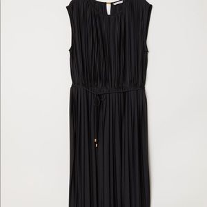 H&M Pleated Black Dress